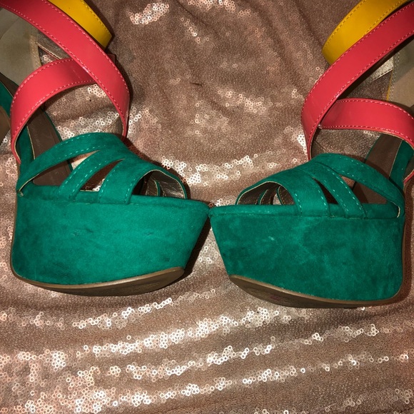 CHARLOTTE RUSSE | Platforms - Picture 6 of 8